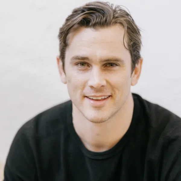 Derek Baynton